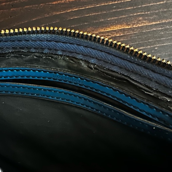 Authentic LV Blue Epi Leather Speedy 25 with padlock - Picture 7 of 8